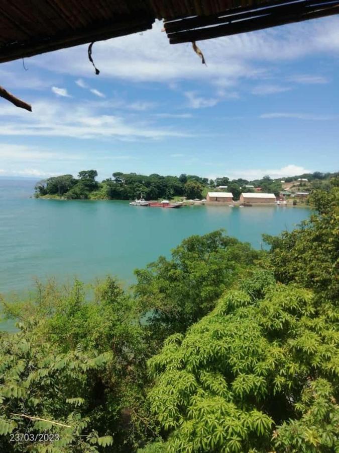 Soul Rebel Lodge & Backpackers Nkhata Bay ภายนอก รูปภาพ