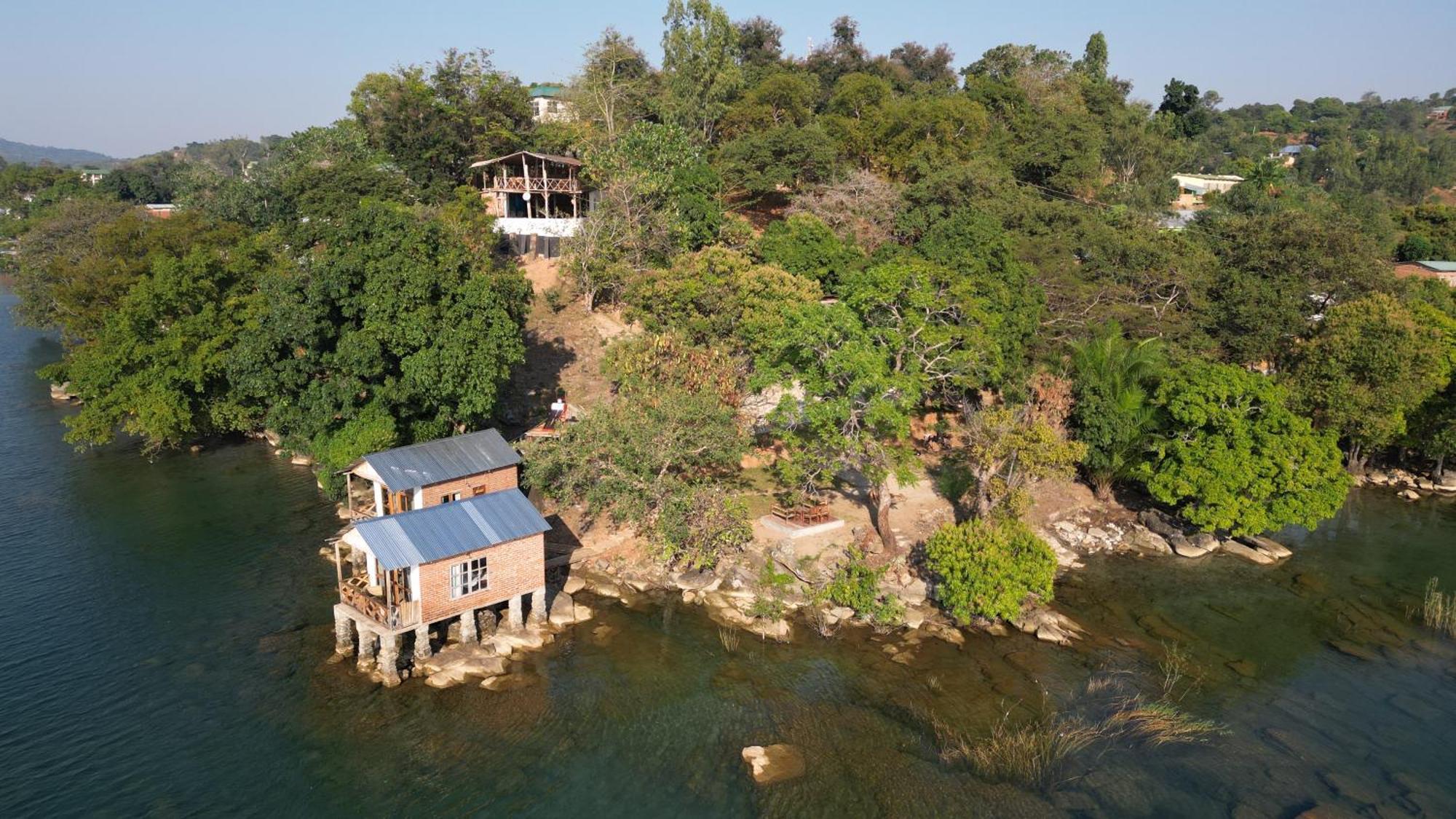 Soul Rebel Lodge & Backpackers Nkhata Bay ภายนอก รูปภาพ