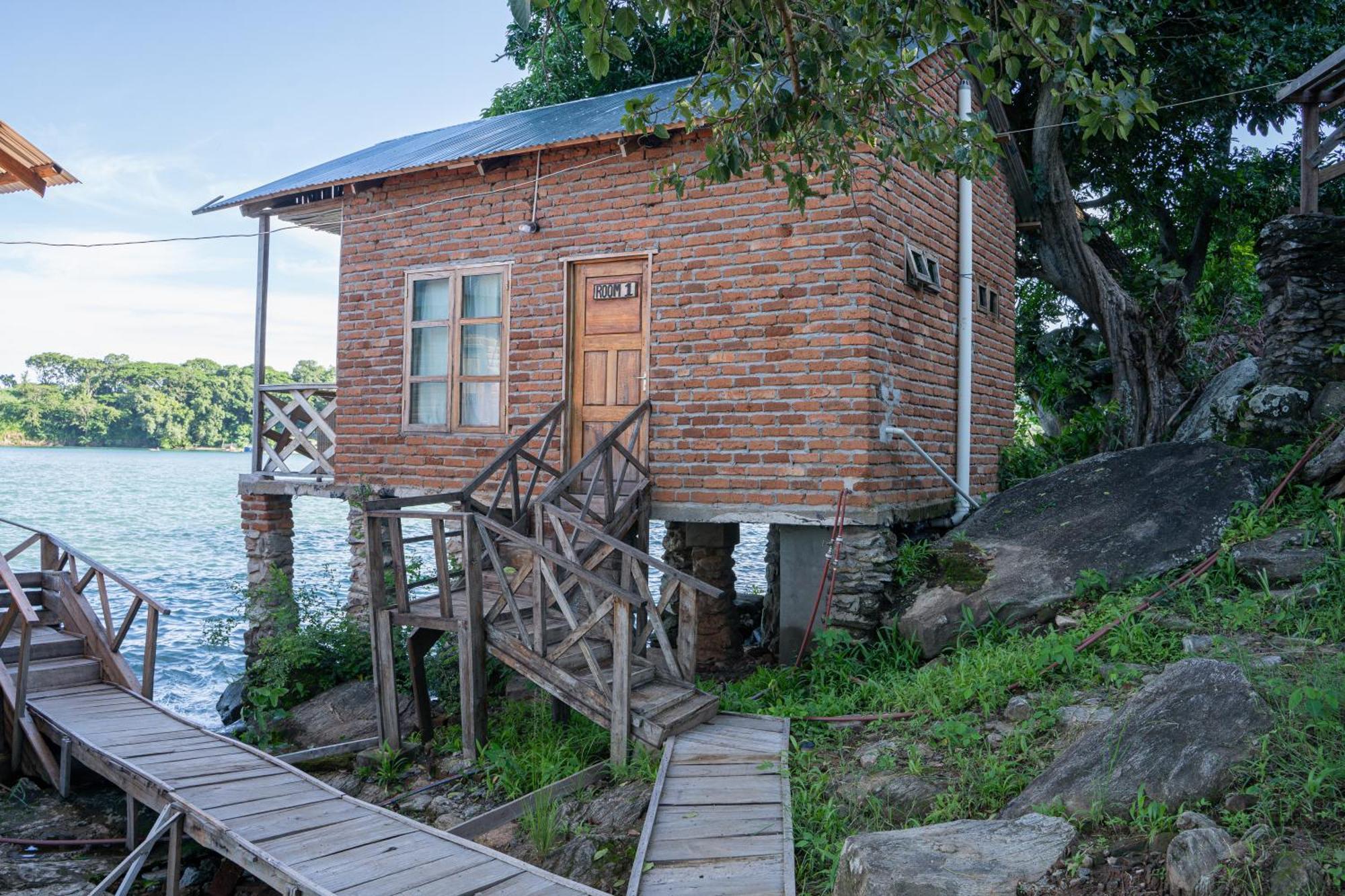Soul Rebel Lodge & Backpackers Nkhata Bay ภายนอก รูปภาพ