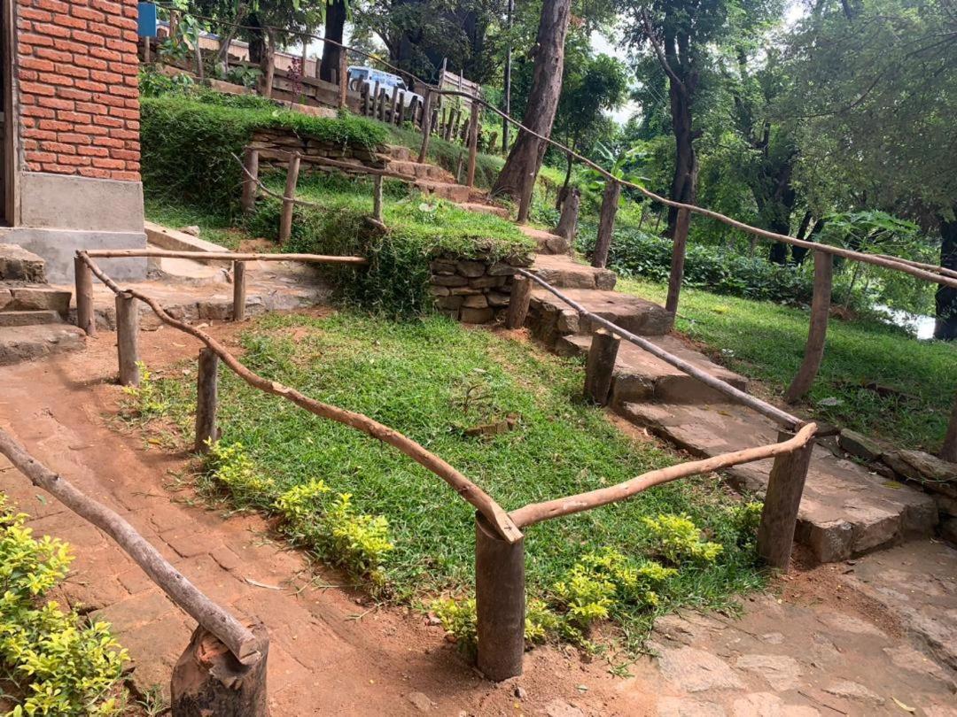 Soul Rebel Lodge & Backpackers Nkhata Bay ภายนอก รูปภาพ