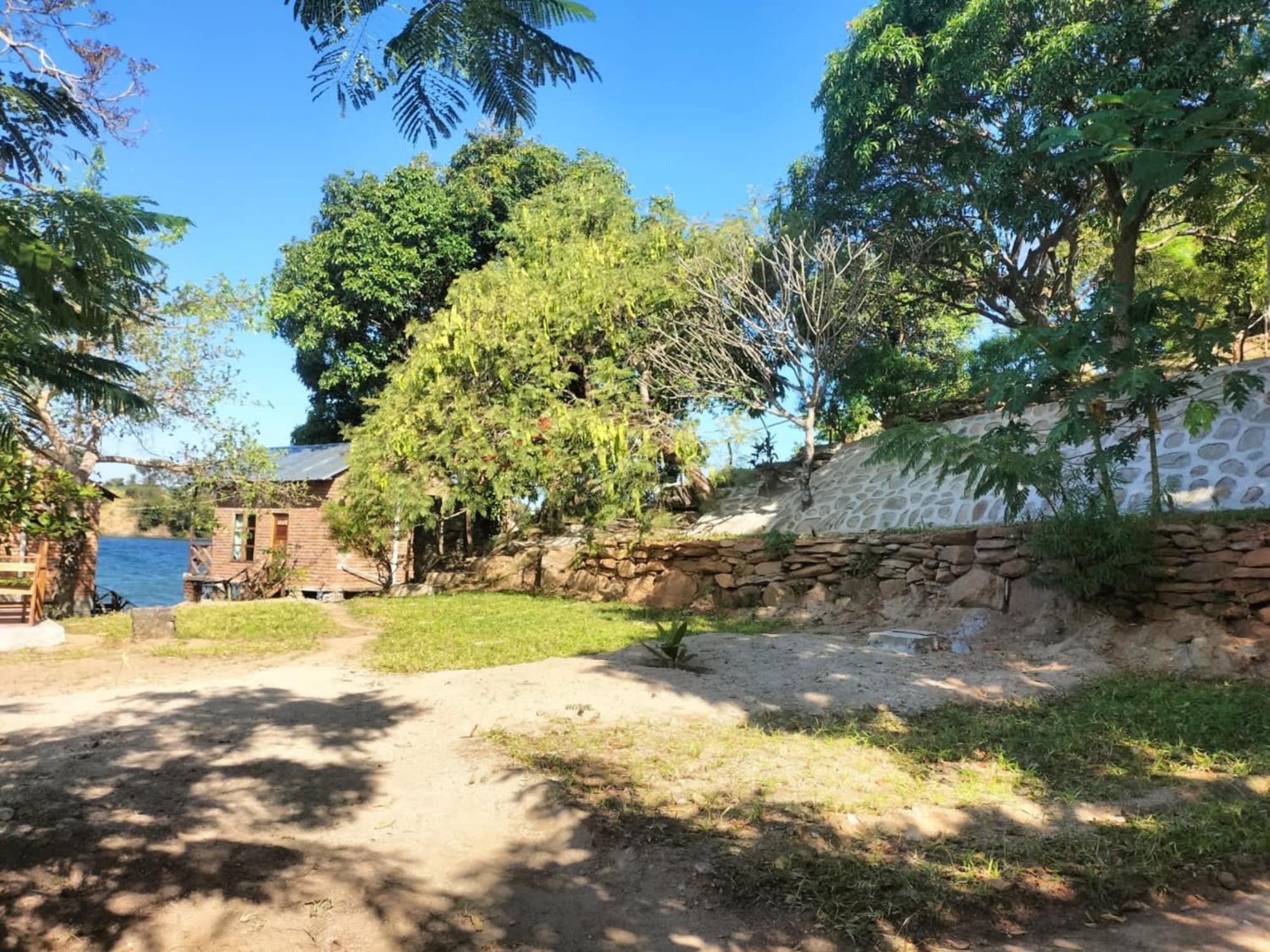 Soul Rebel Lodge & Backpackers Nkhata Bay ภายนอก รูปภาพ