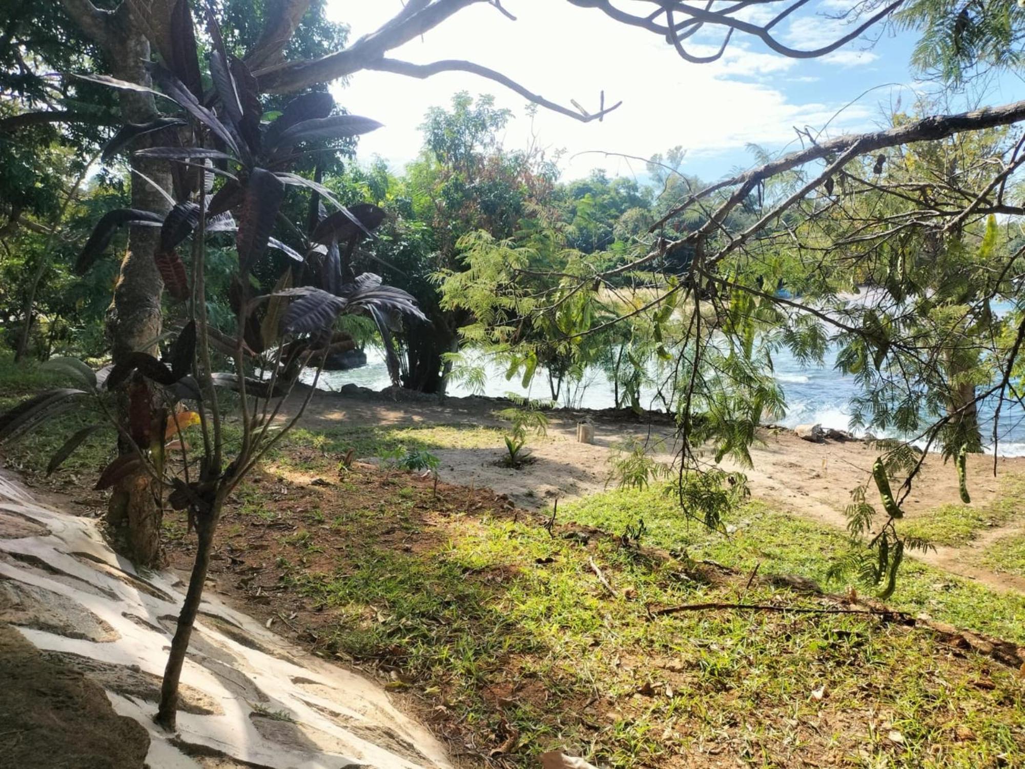 Soul Rebel Lodge & Backpackers Nkhata Bay ภายนอก รูปภาพ